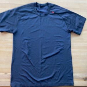 Metal vent tech short sleeve